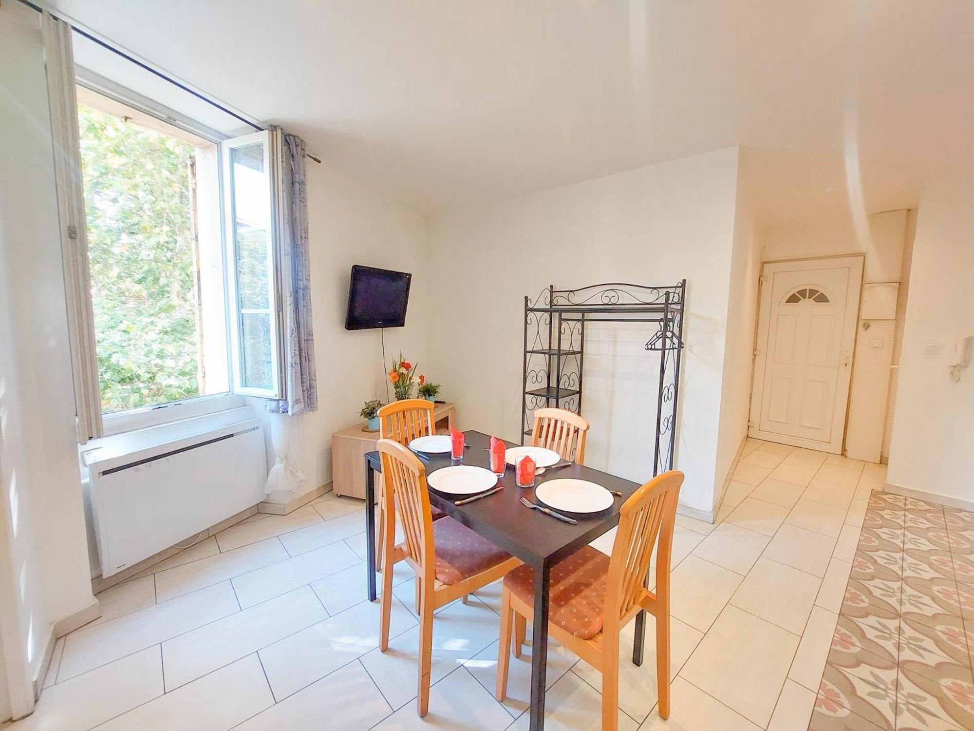 Charmant Appartement Pres Du Marche, Gare Et Port A 5Mn Toulon Ngoại thất bức ảnh