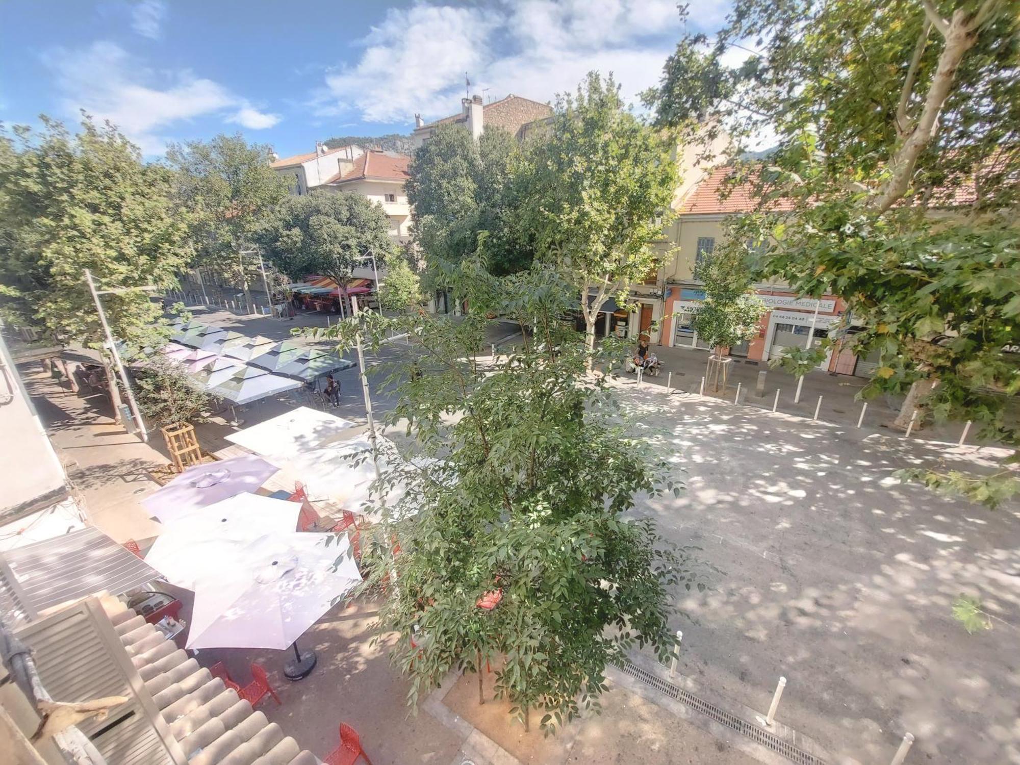 Charmant Appartement Pres Du Marche, Gare Et Port A 5Mn Toulon Ngoại thất bức ảnh